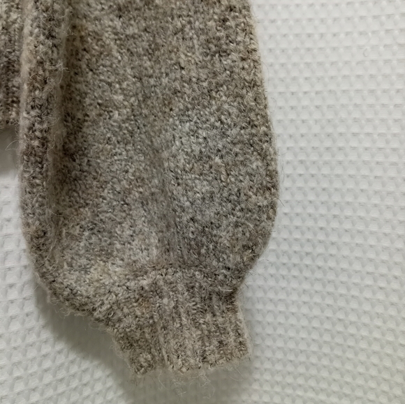 William Rast reversible sweater. EUC. Size xs. - Picture 5 of 8